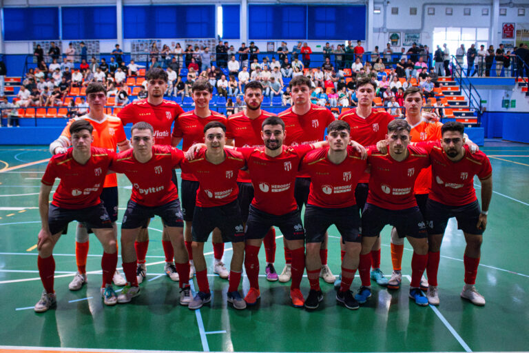 Lee más sobre el artículo El HEROGRA Albolote Futsal deja atrás el sueño del ascenso tras caer ante la UD