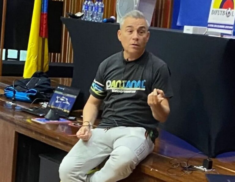 Lee más sobre el artículo Miguel Rodrigo colabora con Difutbol en la realización de cursos para entrenadores en Colombia