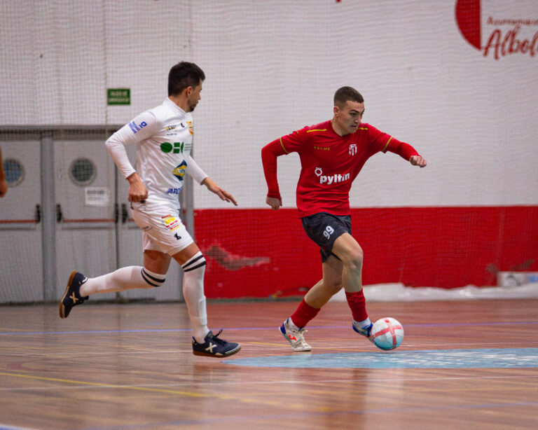 Lee más sobre el artículo El HEROGRA Albolote Futsal sale ileso del complicado derbi ante Las Gabias Futsal 2022, 4-2